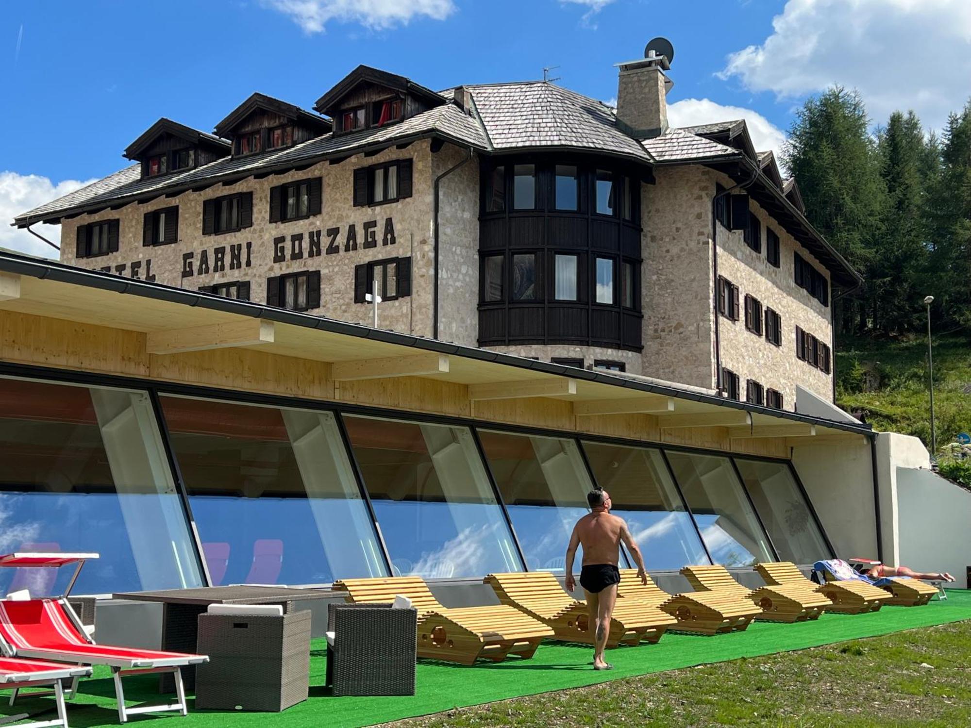 Hotel Garni Gonzaga Canazei Exteriér fotografie